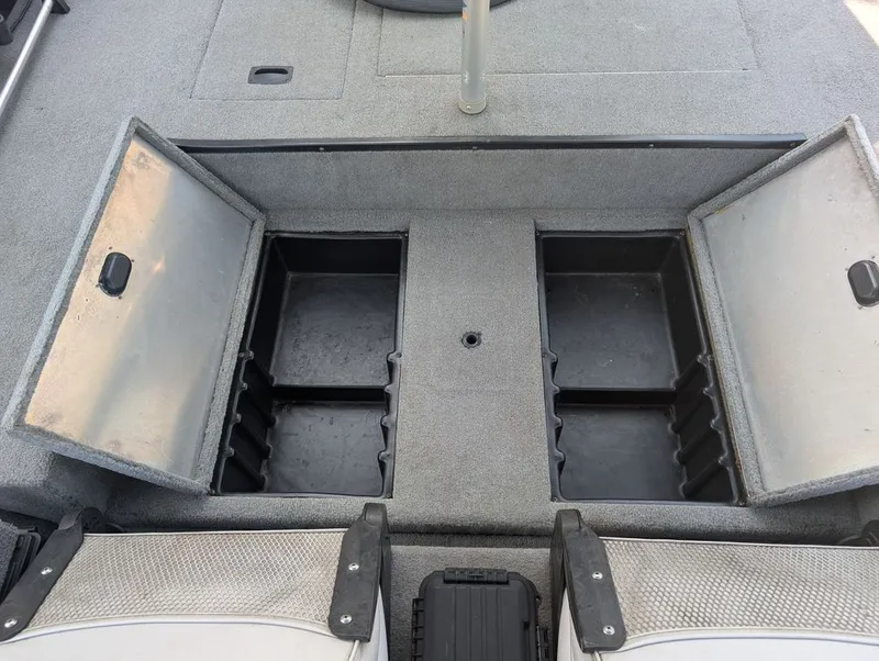 Slide: The Image of Crestliner Crappie 17 2009 - 27