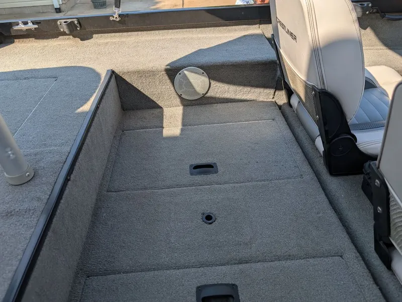 Slide: The Image of Crestliner Crappie 17 2009 - 32