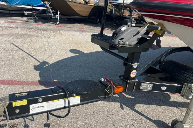 Slide: The Image of Engine performance chart on Adstar display for 2015 Nitro Z-8, showing RPM range and hours. - 1