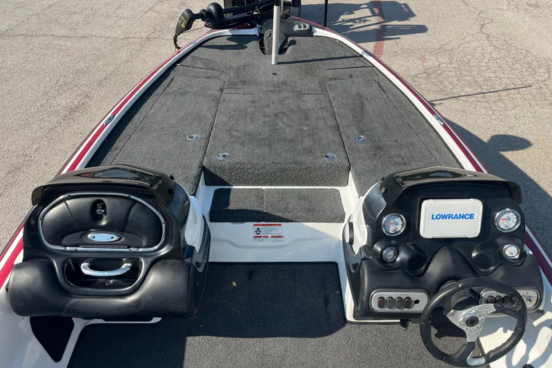 Slide: The Image of Close-up of a 2015 Nitro Z-8 boat motor mount with SlideMaster plate. - 26