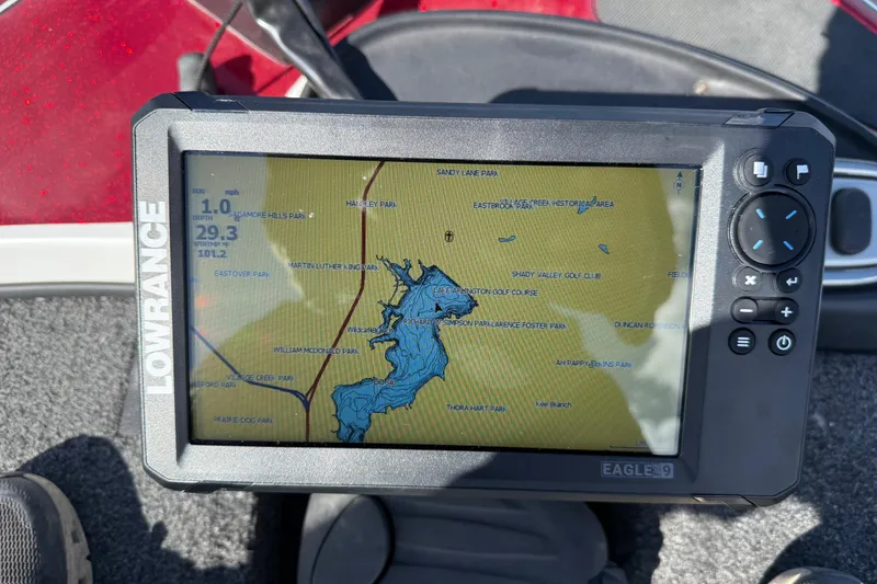 Slide: The Image of Fishfinder display on a 2015 Nitro Z-8 boat, showing sonar data and reflections. - 87