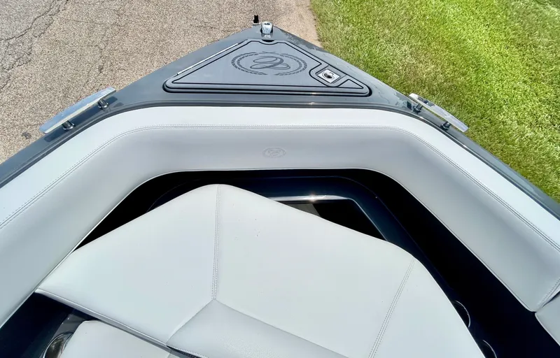 Slide: The Image of Cobalt R8 Surf 2026 - 17