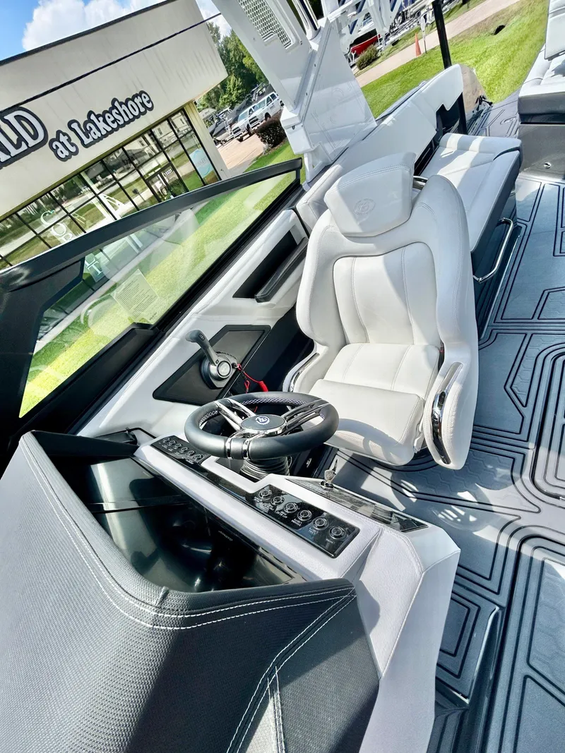 Slide: The Image of Cobalt R8 Surf 2026 - 27