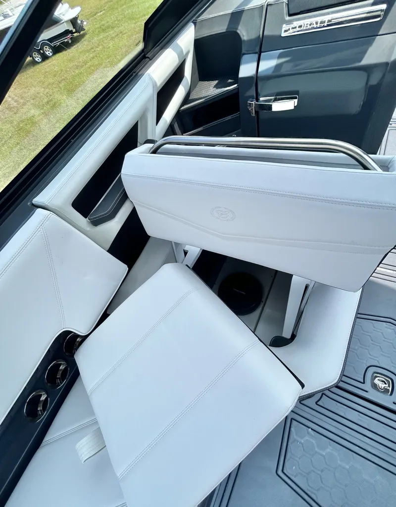 Slide: The Image of Cobalt R8 Surf 2026 - 39