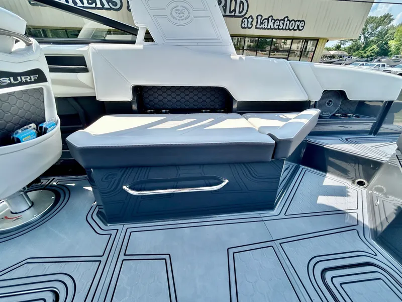 Slide: The Image of Cobalt R8 Surf 2026 - 45