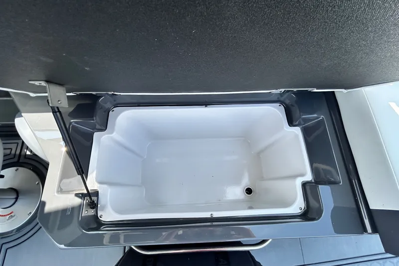 Slide: The Image of Cobalt R8 Surf 2026 - 48