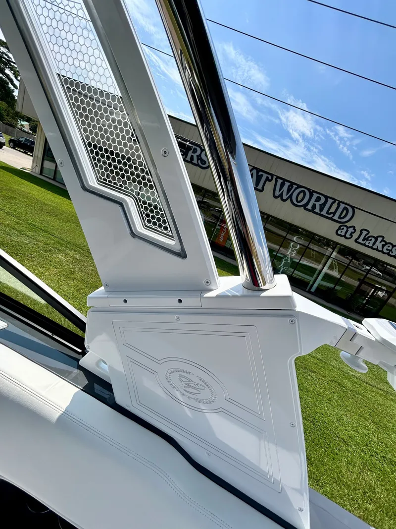 Slide: The Image of Cobalt R8 Surf 2026 - 61