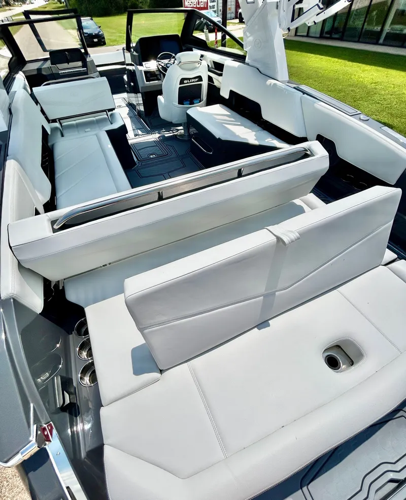 Slide: The Image of Cobalt R8 Surf 2026 - 71