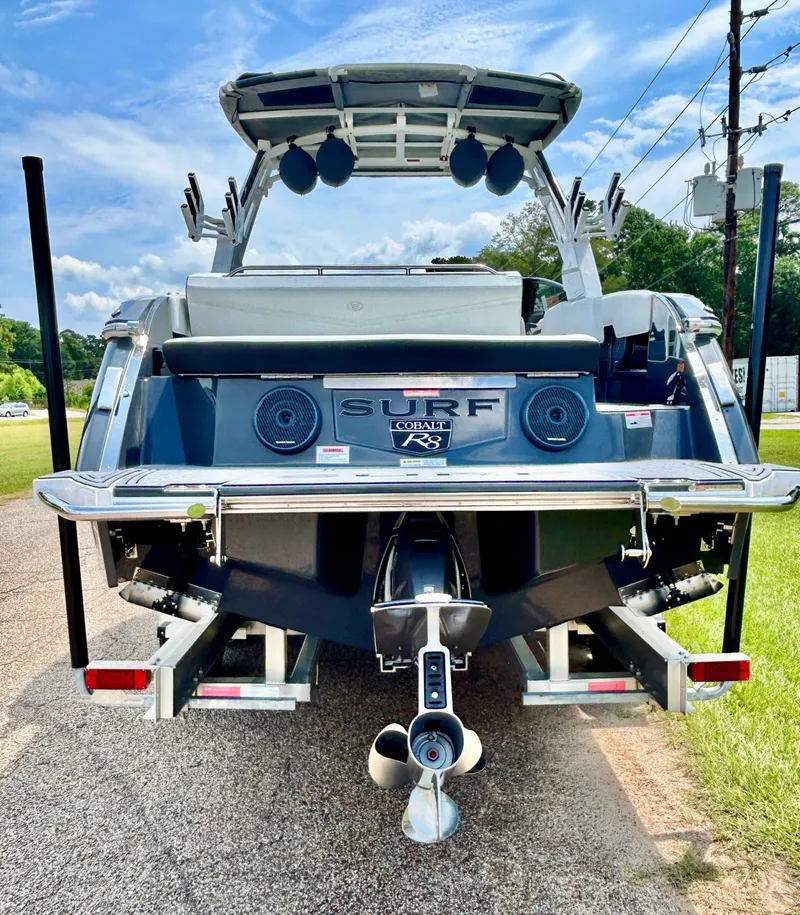 Slide: The Image of Cobalt R8 Surf 2026 - 9