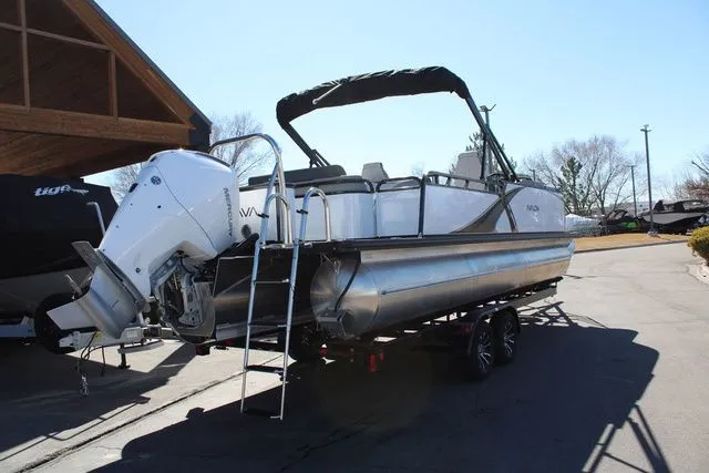 Slide: The Image of Avalon LSZ 2385 Versatile Rear Lounger 2025 - 3