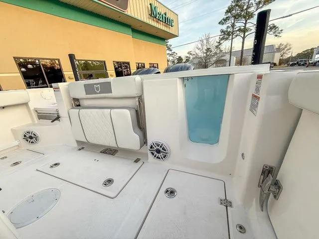 Slide: The Image of Sea Fox 288 Commander 2025 - 13