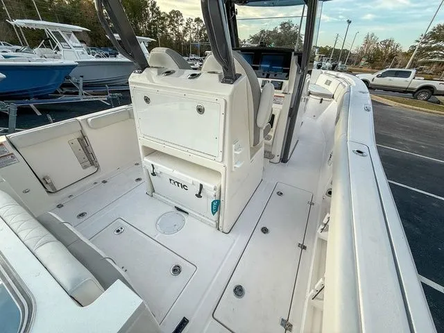 Slide: The Image of Sea Fox 288 Commander 2025 - 16