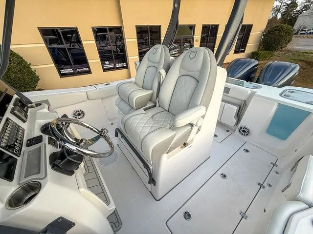 Slide: The Image of Sea Fox 288 Commander 2025 - 18