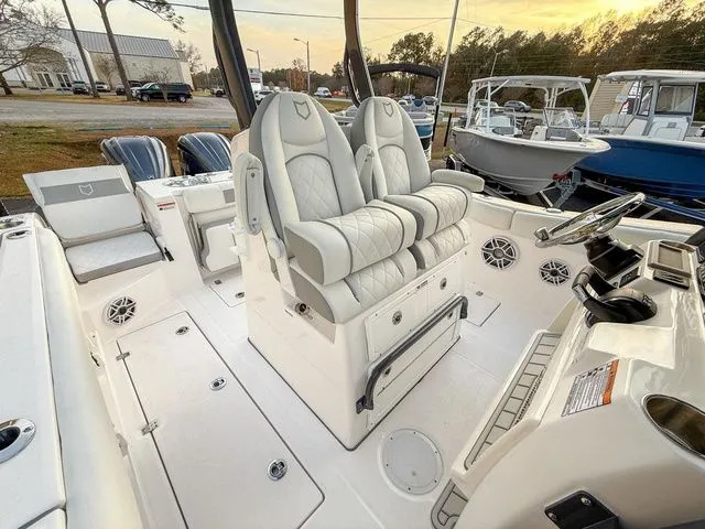 Slide: The Image of Sea Fox 288 Commander 2025 - 19