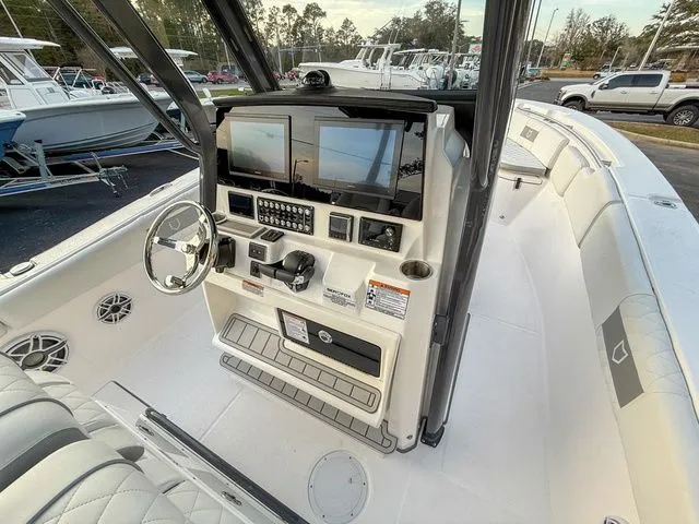 Slide: The Image of Sea Fox 288 Commander 2025 - 20