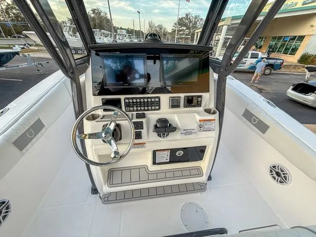 Slide: The Image of Sea Fox 288 Commander 2025 - 21