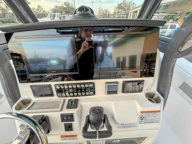 Slide: The Image of Sea Fox 288 Commander 2025 - 22