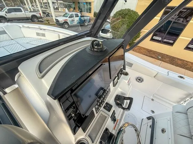 Slide: The Image of Sea Fox 288 Commander 2025 - 24