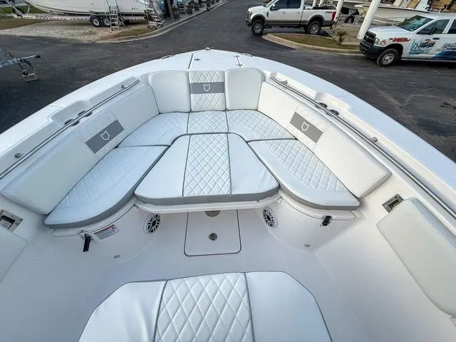 Slide: The Image of Sea Fox 288 Commander 2025 - 26