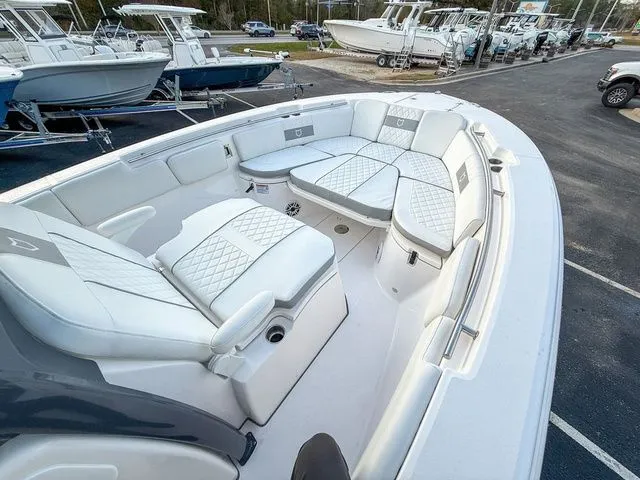 Slide: The Image of Sea Fox 288 Commander 2025 - 28