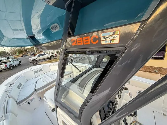 Slide: The Image of Sea Fox 288 Commander 2025 - 33