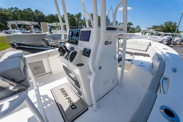 Slide: The Image of Sea Pro 225 Sandbar 2025 - 14