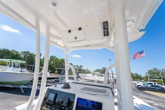 Slide: The Image of Sea Pro 225 Sandbar 2025 - 16