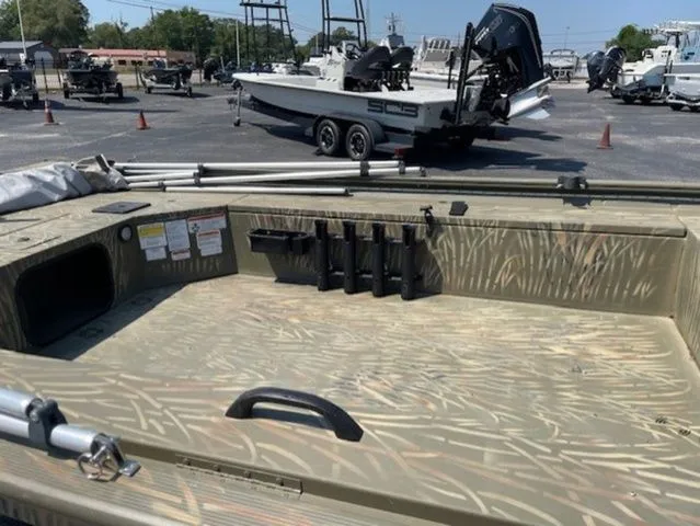 Slide: The Image of Tracker Grizzly 1654 T Sportsman 2023 - 5