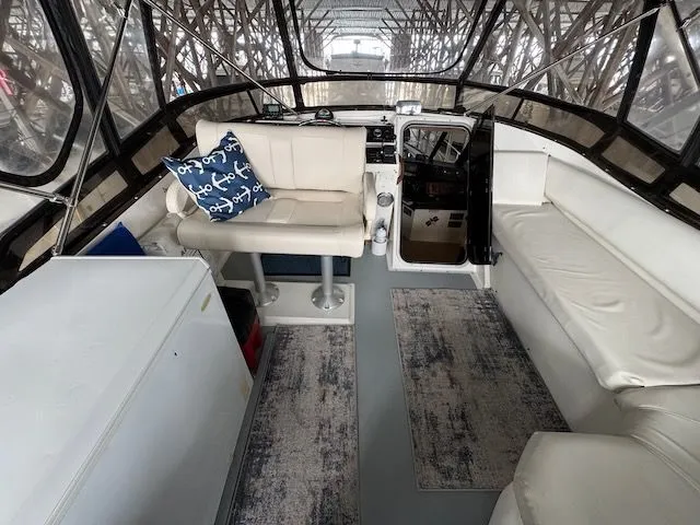 Slide: The Image of Bayliner 4588 Pilothouse 1992 - 10