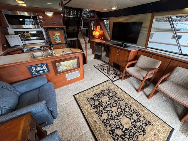 Slide: The Image of Bayliner 4588 Pilothouse 1992 - 12