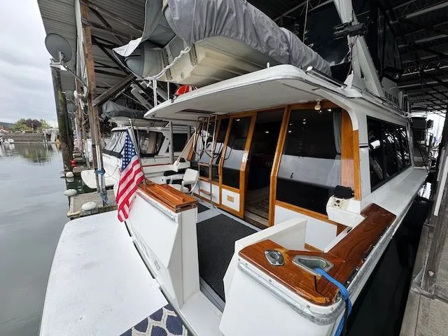Slide: The Image of Bayliner 4588 Pilothouse 1992 - 2