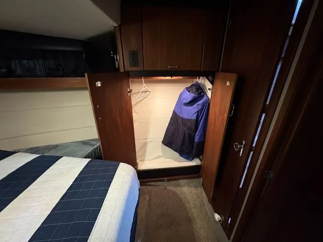 Slide: The Image of Bayliner 4588 Pilothouse 1992 - 24