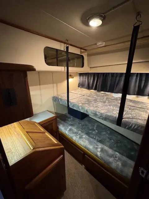 Slide: The Image of Bayliner 4588 Pilothouse 1992 - 26