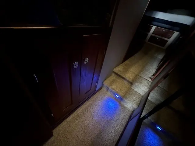 Slide: The Image of Bayliner 4588 Pilothouse 1992 - 27