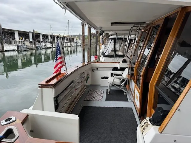 Slide: The Image of Bayliner 4588 Pilothouse 1992 - 3