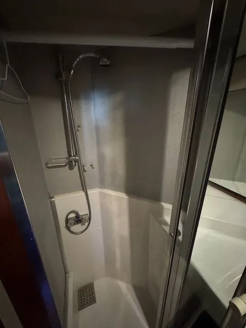 Slide: The Image of Bayliner 4588 Pilothouse 1992 - 31