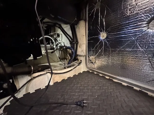 Slide: The Image of Bayliner 4588 Pilothouse 1992 - 37