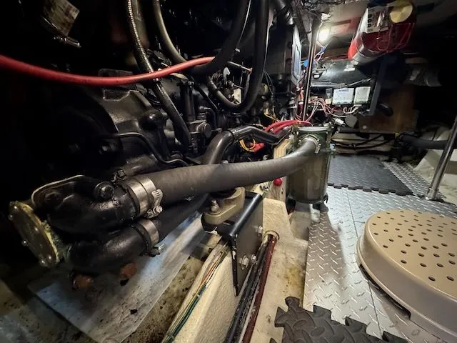 Slide: The Image of Bayliner 4588 Pilothouse 1992 - 38