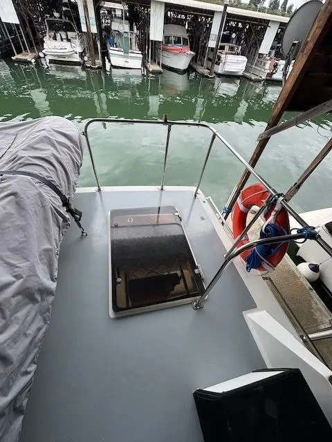 Slide: The Image of Bayliner 4588 Pilothouse 1992 - 42