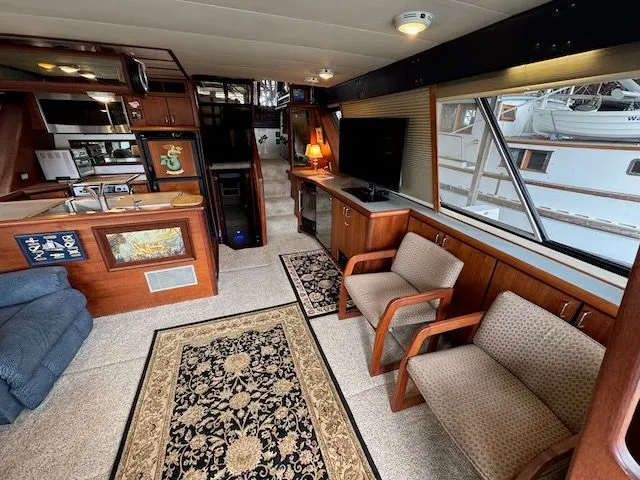 Slide: The Image of Bayliner 4588 Pilothouse 1992 - 5