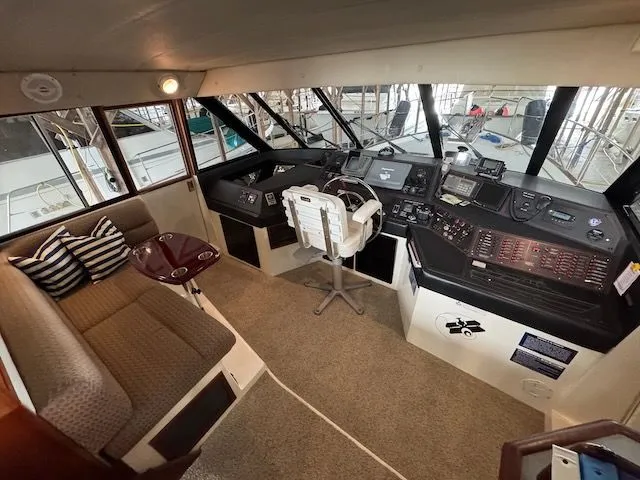 Slide: The Image of Bayliner 4588 Pilothouse 1992 - 7