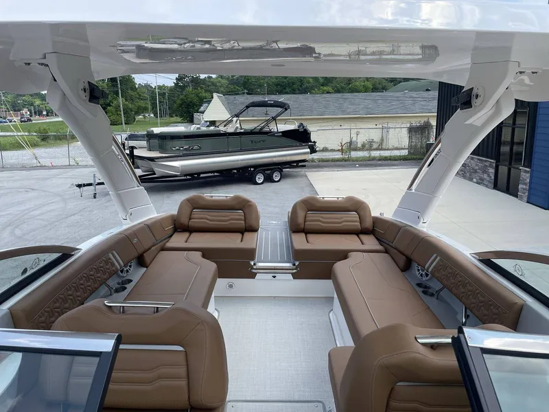 Slide: The Image of Regal LS9 2024 - 16