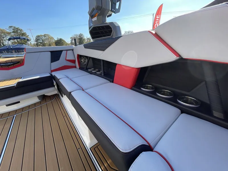 Slide: The Image of Nautique Super Air Nautique S23 2024 - 15