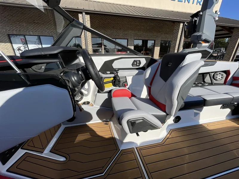 Slide: The Image of Nautique Super Air Nautique S23 2024 - 16