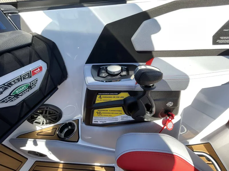 Slide: The Image of Nautique Super Air Nautique S23 2024 - 26