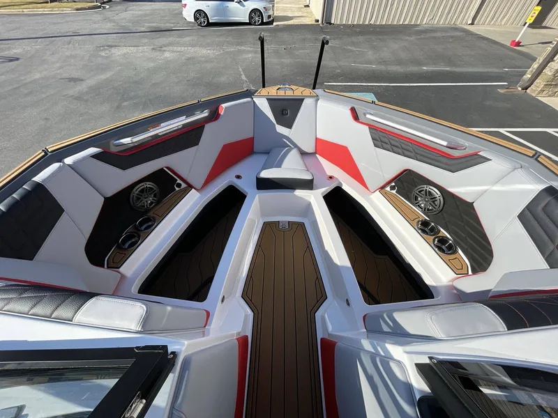 Slide: The Image of Nautique Super Air Nautique S23 2024 - 30