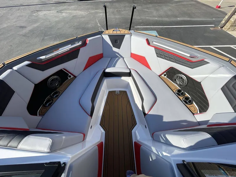 Slide: The Image of Nautique Super Air Nautique S23 2024 - 31