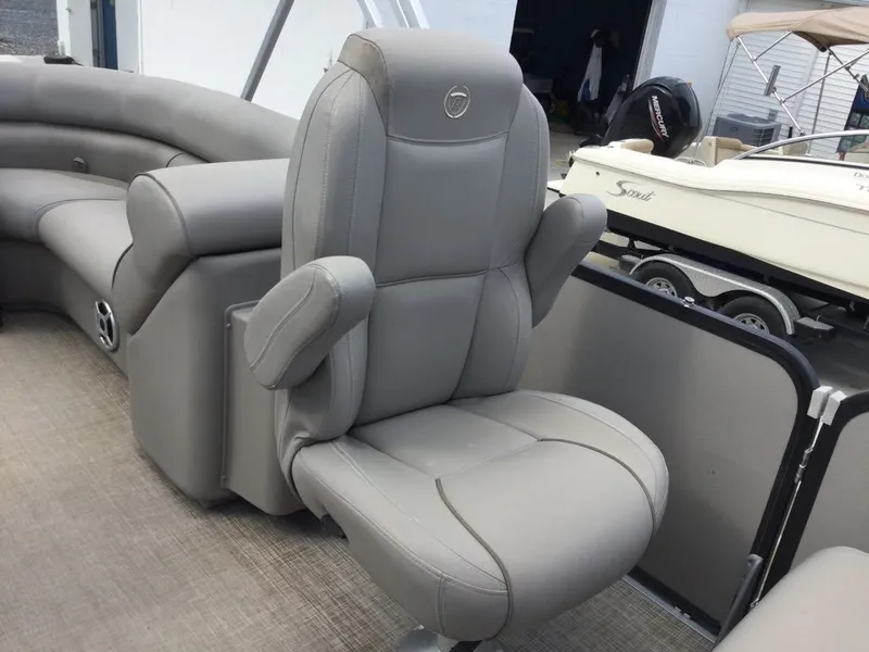 Slide: The Image of Premier 230 Sunsation 2017 - 10