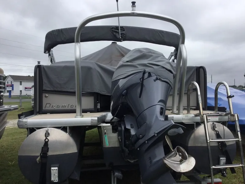 Slide: The Image of Premier 230 Sunsation 2017 - 5