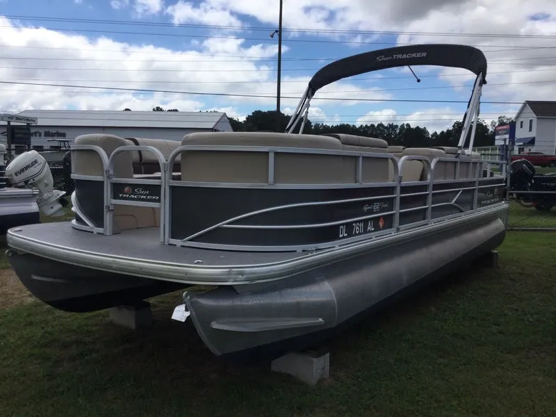 The Image of Sun Tracker SPORT FISH 22 TWIN LOG 2018 - 1